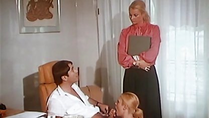 مادر را عکس سکسی زنان ژاپنی نشان می دهد